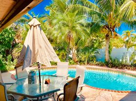 109 SW 8th St, Hallandale, FL