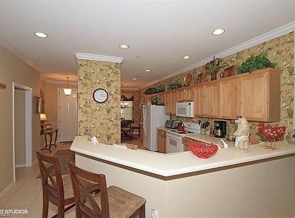5th image of 4874 Hampshire Ct APT 301