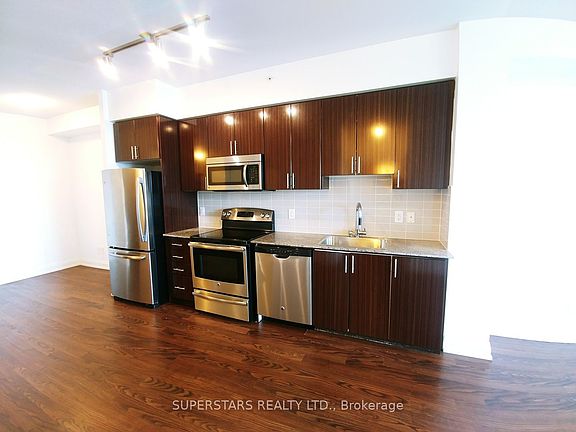 4th image of 7161 Yonge St #2133