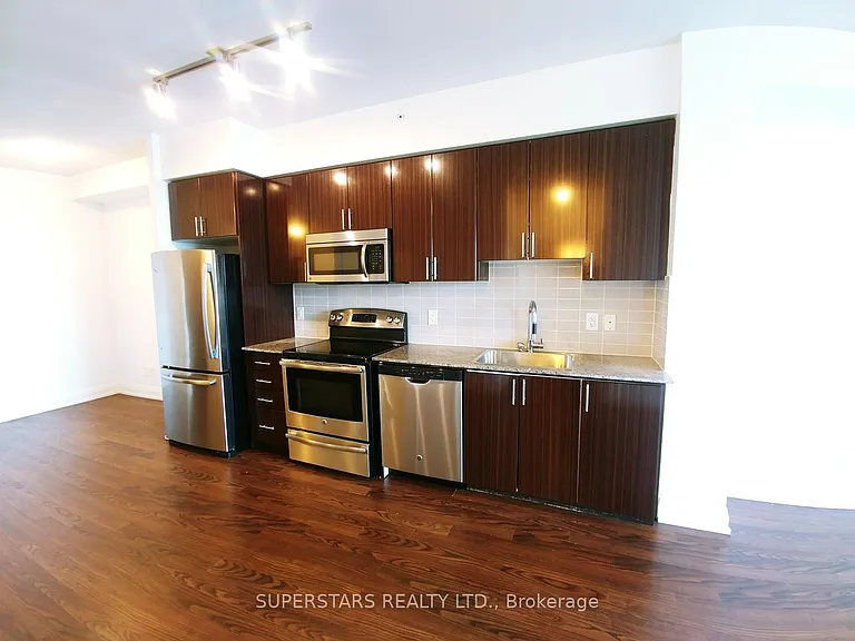 7161 Yonge St #2133 — Photo 4