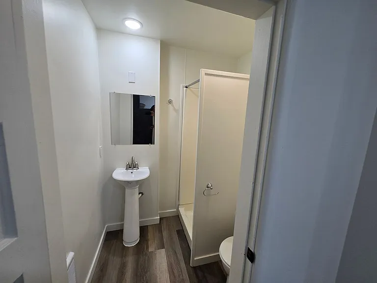 2335 Baker St — Photo 9