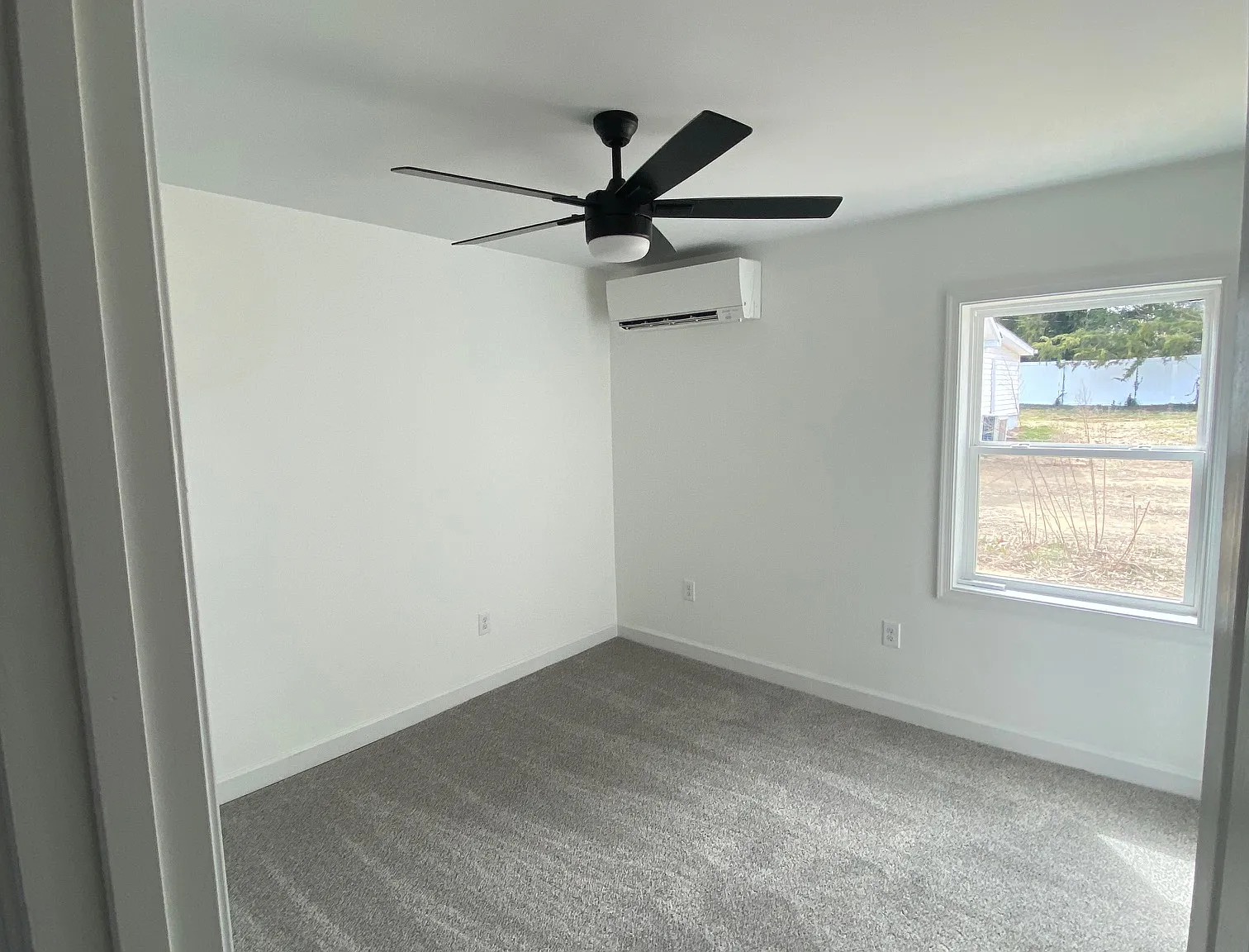 2 bed, 1.5 bath, 800 sqft, $2,052 — Photo 4