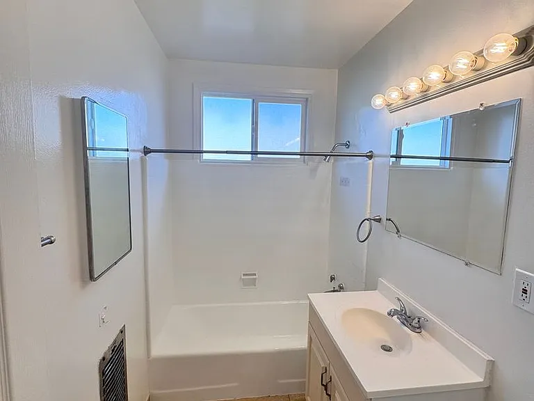 4313-4329 E. Ocean Blvd. — Photo 6