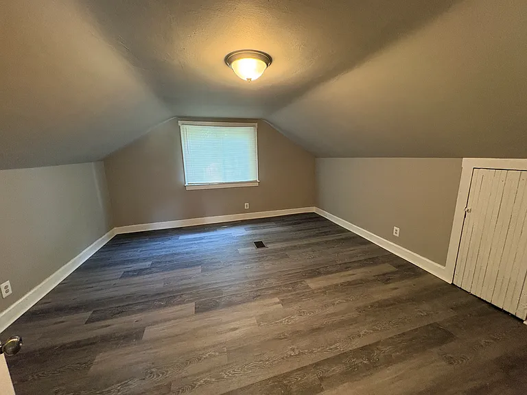 1254 Leeser Ave — Photo 9