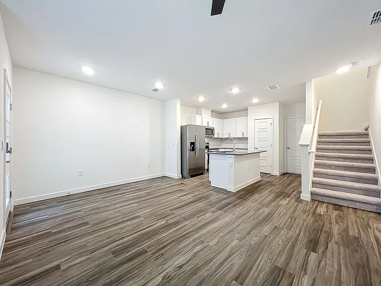 231 Dapper Ct — Photo 21