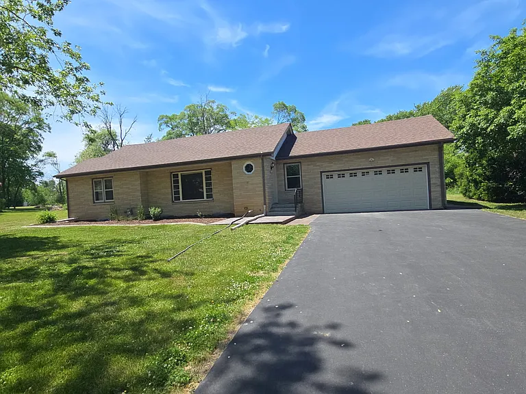 2315 S Lombardy Ln — Photo 3