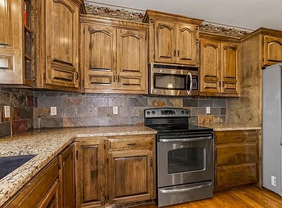 5th image of 17740 N Alder Ct