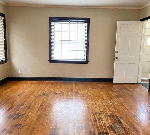 2nd image of 617 Orient Dr #2