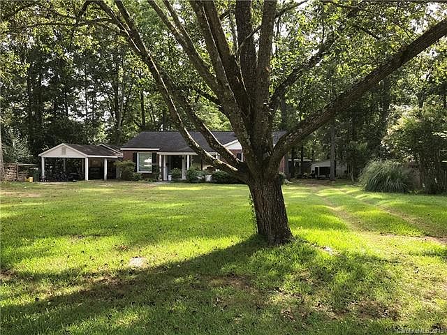2nd image of 404 Edgewood Ct