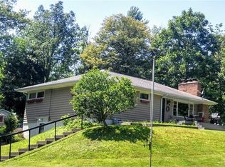 490 Girdle Rd, East Aurora, NY 14052