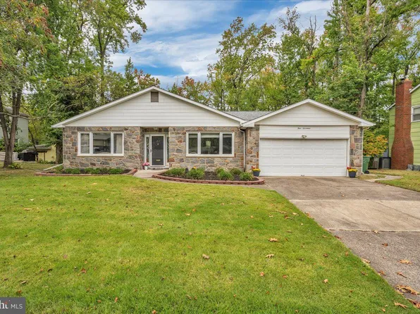 417 Monmouth Dr, Cherry Hill, NJ 08002