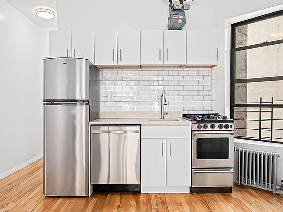 5th image of 235 W 12th St APT 13