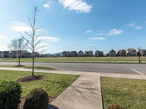 2nd image of 1087 Tarpan Dr
