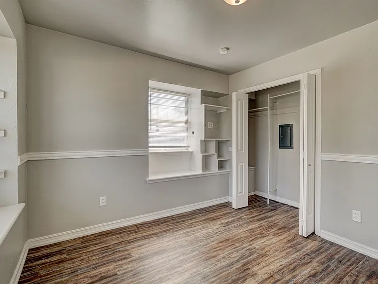 1401 Hampton Dr — Photo 30
