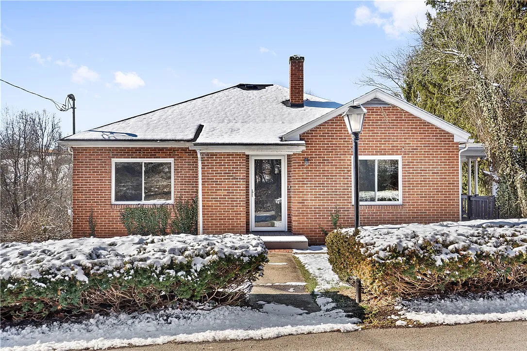 147 College Ave photo 1