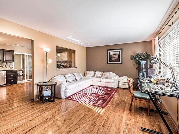 5th image of 4823 Valley Forge Dr