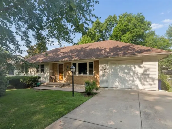 9346 Mackey St, Overland Park, KS 66212