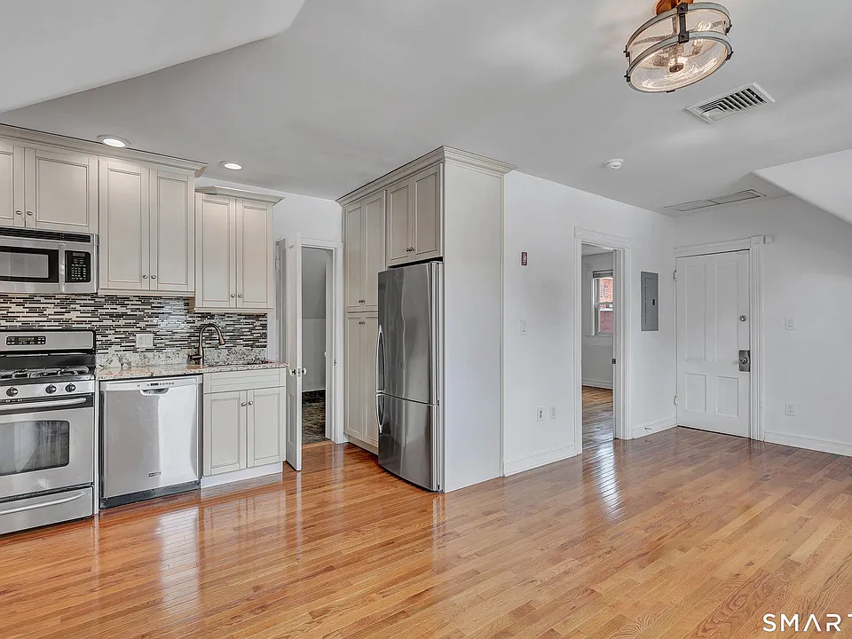 119 Dwight St #3