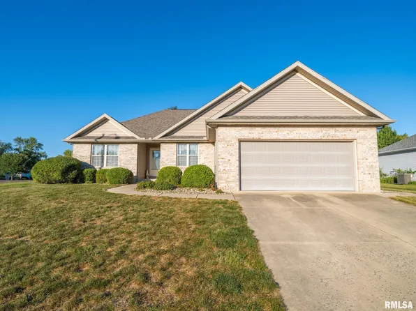 1712 Hope Ct, Pekin, IL 61554