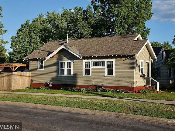 2nd image of 1002 14th Ave S
