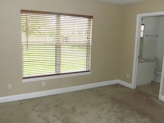 5th image of 2444 SE Tiffany Ave