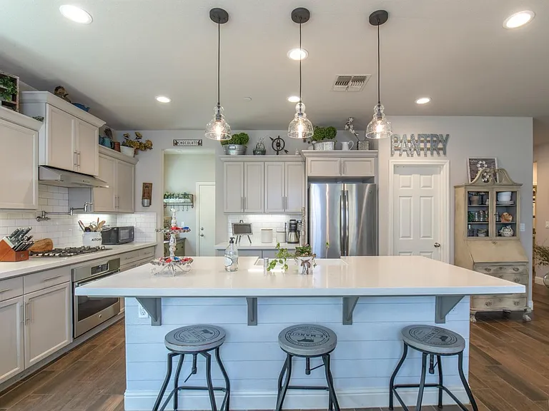 Kitchen with Quartz Countertop Island