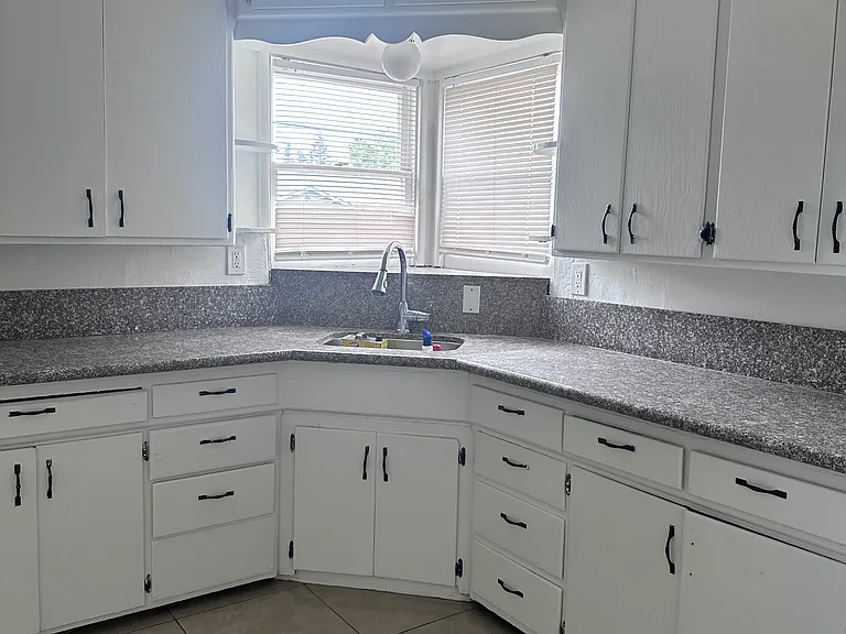 235 E Coolidge Ave #12 — Photo 25
