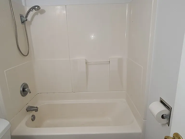 555 N 7th St #7 — Photo 10