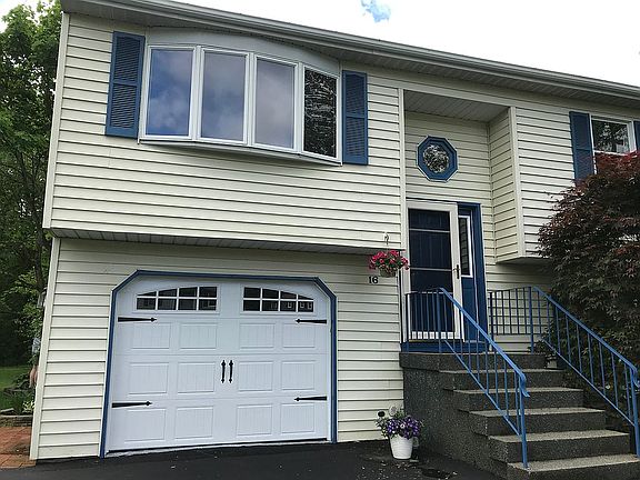 4th image of 16 Chesterwood Ct