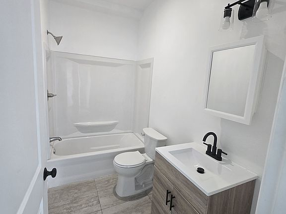 4th image of 2021 Knox St