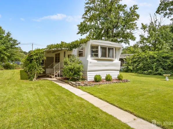3 Carol Rd S, Monmouth Junction, NJ 08852