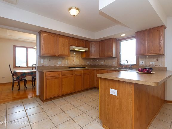 3rd image of 3808 Marilyn Dr