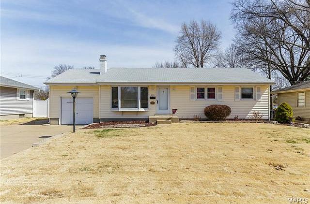 1st image of 215 Jeanette Dr