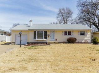 215 Jeanette Dr, Florissant, MO 63031