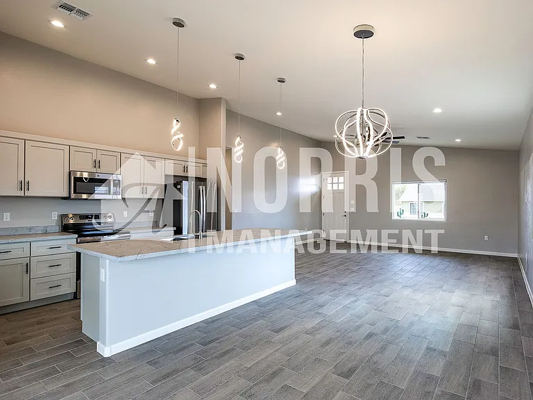 12532 W Delwood Dr — Photo 16