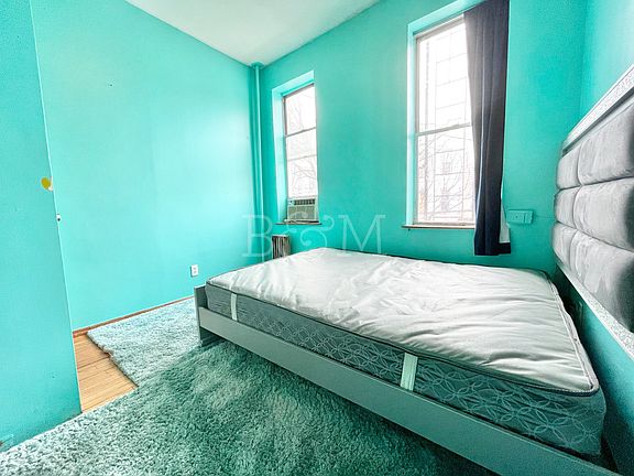4th image of 144 Wyckoff Ave APT 1