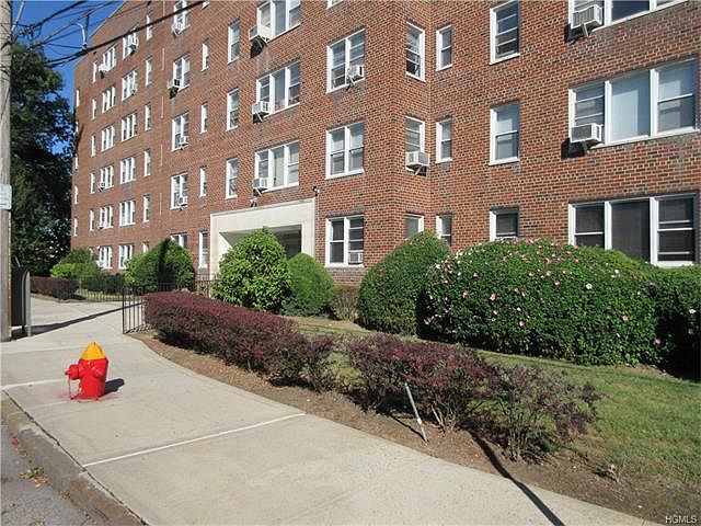 1st image of 25 Sunnyside Dr APT 3F