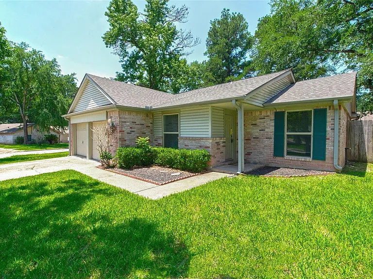1 Ollerton Dr — Photo 1