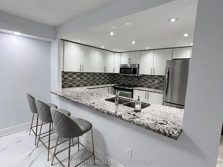 33 University Ave #207 — Photo 7
