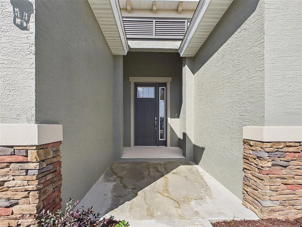 Building Photo - 5824 SW 70th Ter