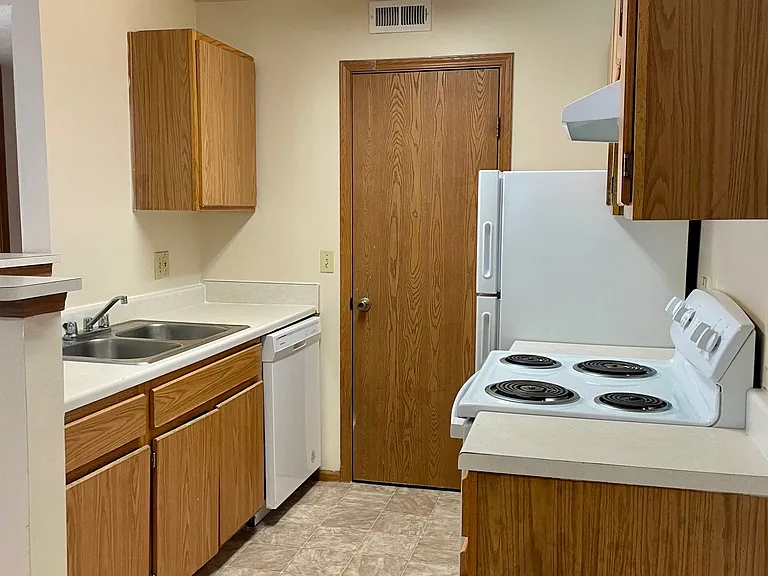 2558 Village Brook Ln — Photo 12