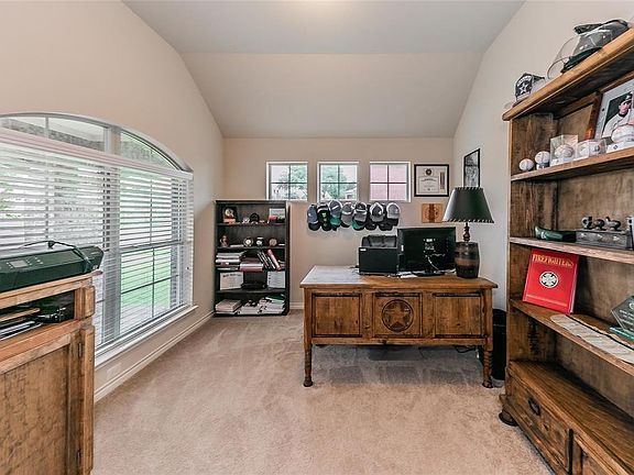 5th image of 931 Mimosa Ct