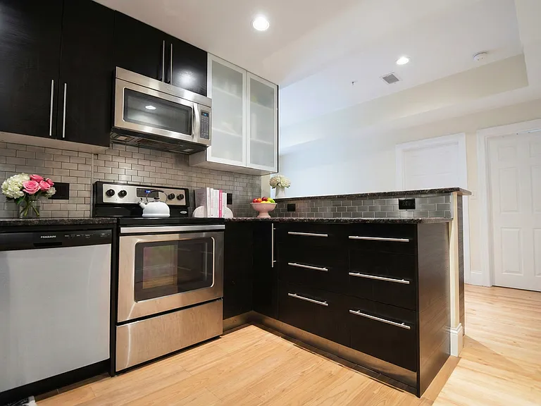 1203 Beacon St #9 — Photo 7