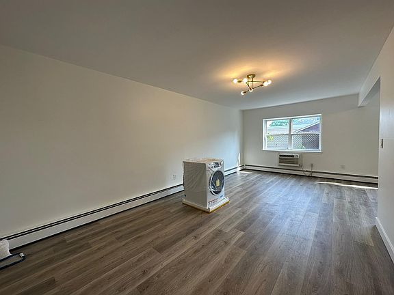 4th image of 550 Washington Ave #6E