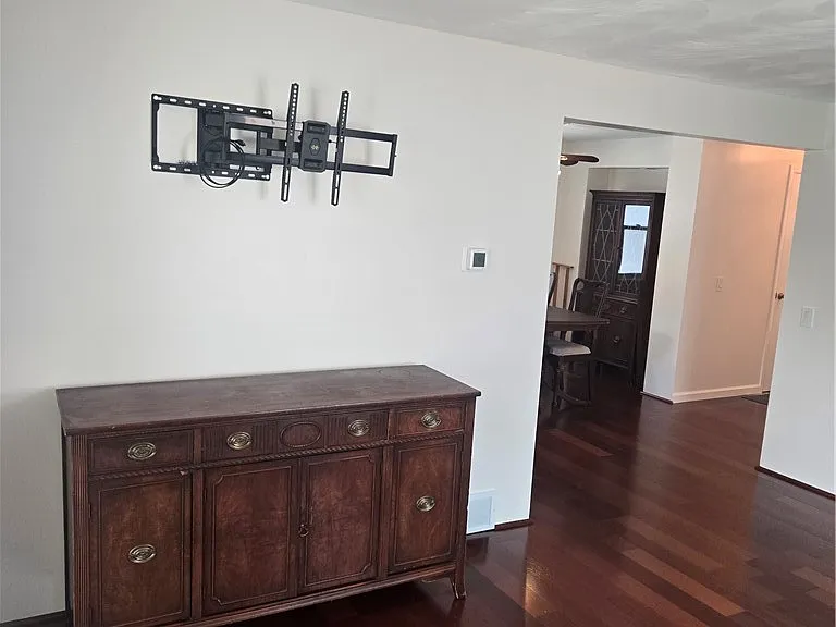 131 David Ave — Photo 19