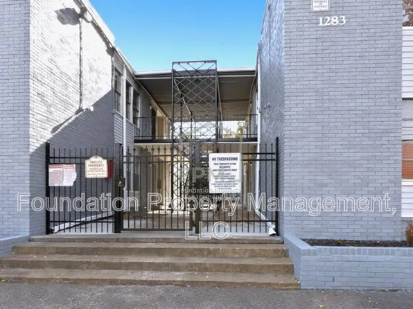 1283 E Raines Rd, Memphis, TN