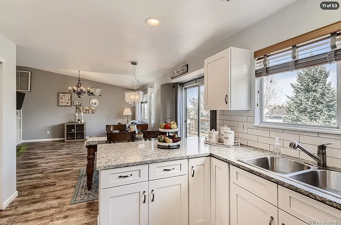4 bed, 3.5 bath, 2242 sqft, $3,000 — Photo 4