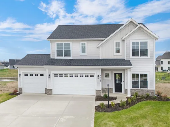 1237 Mosaic St, Huntertown, IN 46748