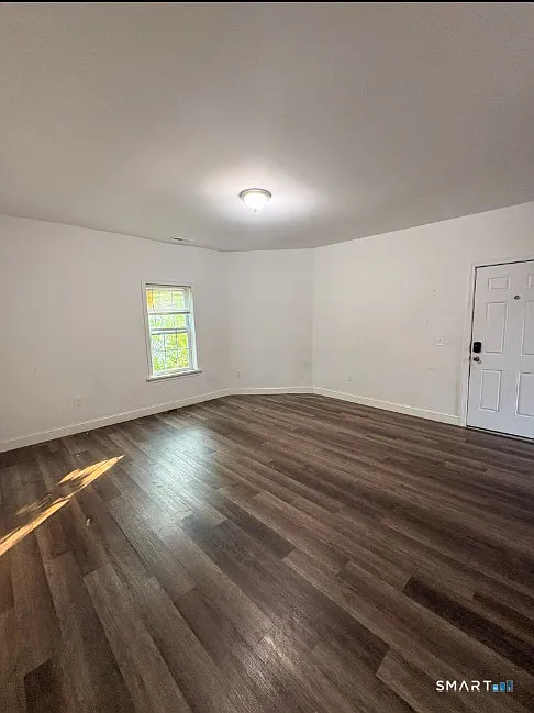 3 bed, 1.0 bath, 1015 sqft, $1,750 — Photo 4