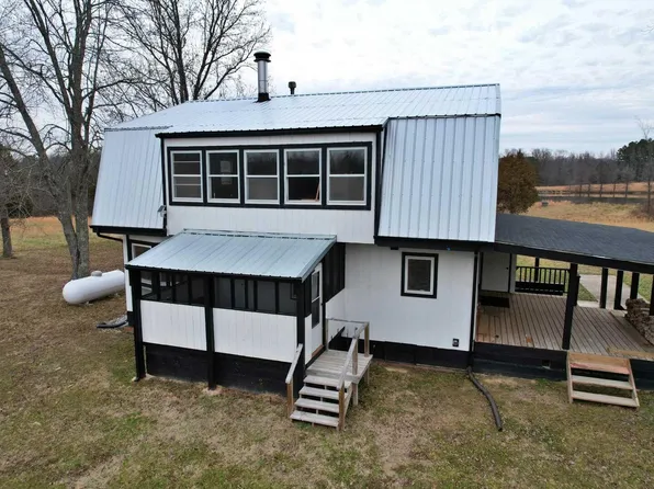 120 Grand Pierre Dr, Golconda, IL 62938